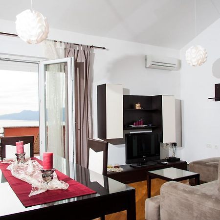 Apartments Adria Blue كاستاف الغرفة الصورة