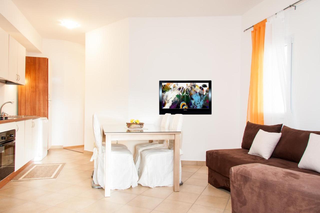 Apartments Adria Blue كاستاف الغرفة الصورة